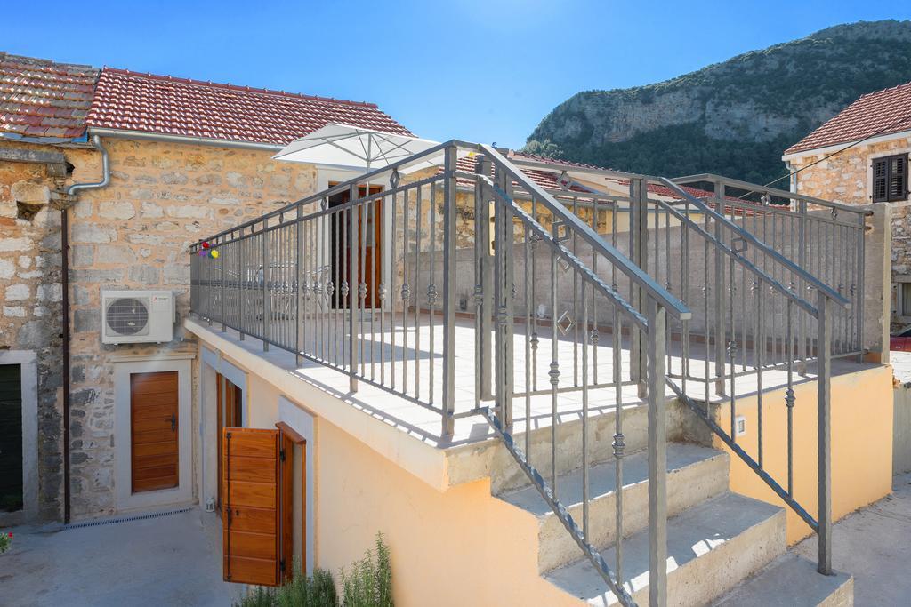 Apartment Pod Kastilom Jelsa  Exterior photo