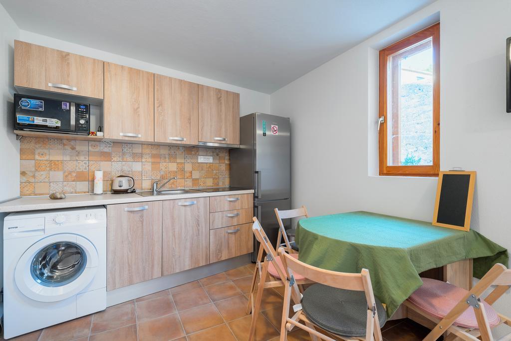 Apartment Pod Kastilom Jelsa  Exterior photo